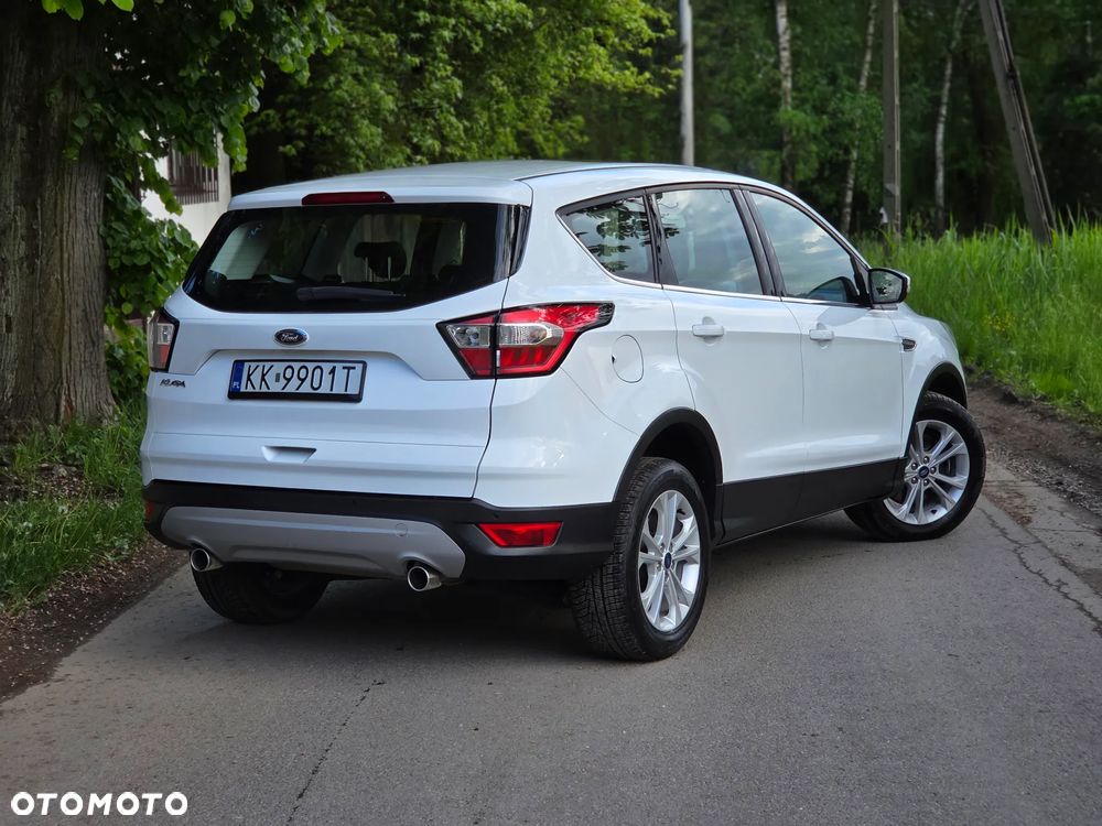 Ford Kuga 2.0 TDCi 2x4 Titanium - 3