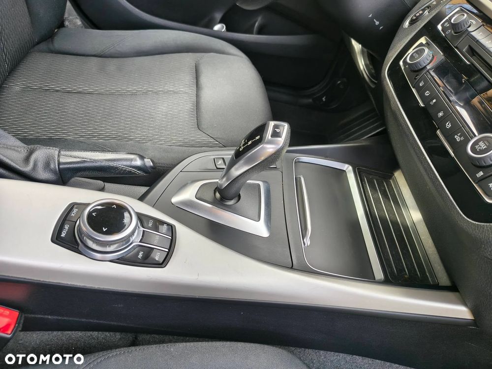 BMW Seria 1 118i - 9
