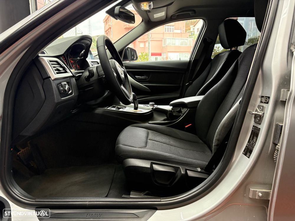 BMW 320 d Touring Aut. Sport Line - 35