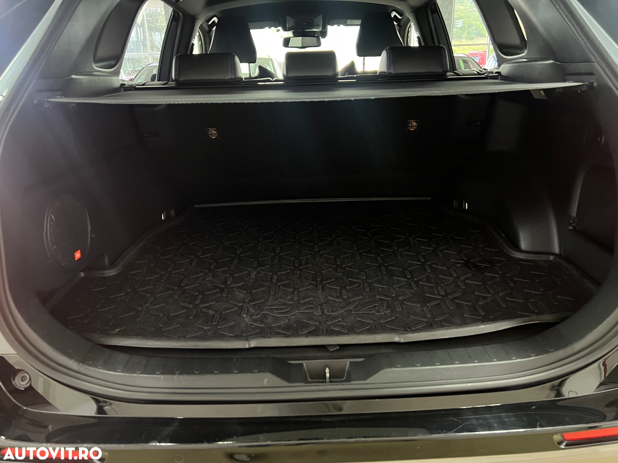 Toyota RAV4 2.5 4x4 Hybrid Lounge - 17