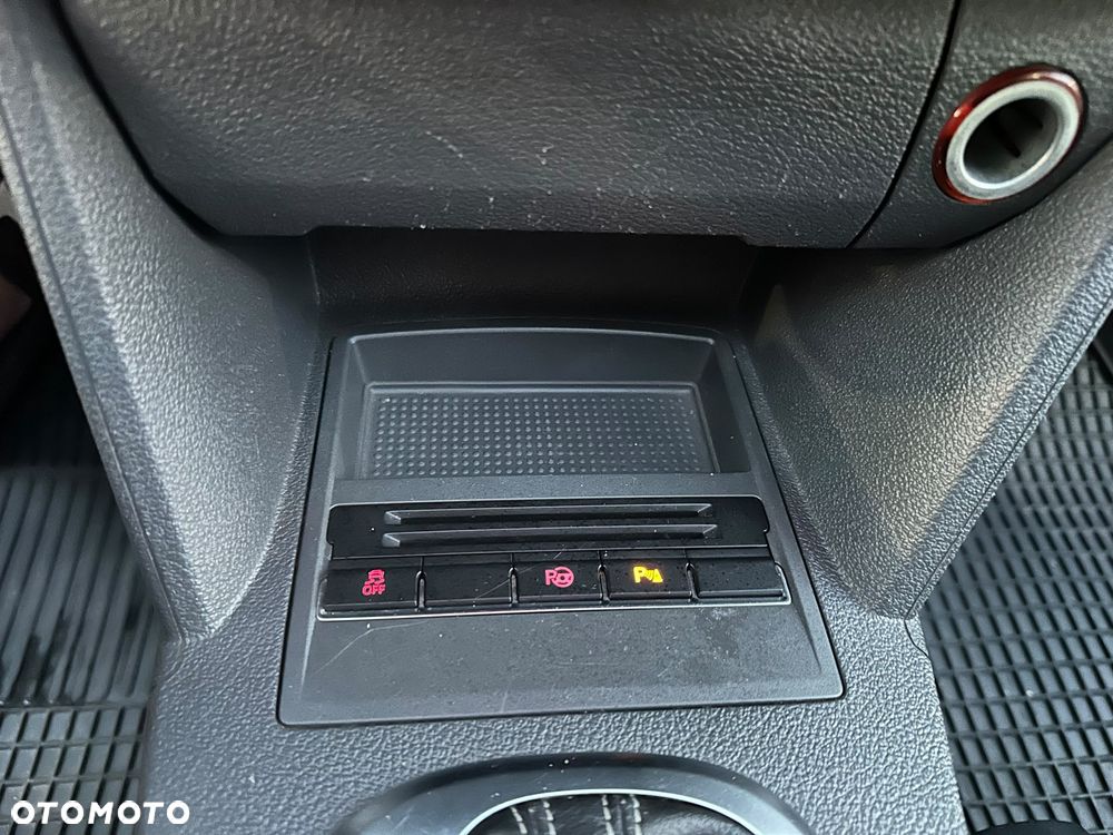Volkswagen Touran 2.0 TDI DPF DSG Cup - 23