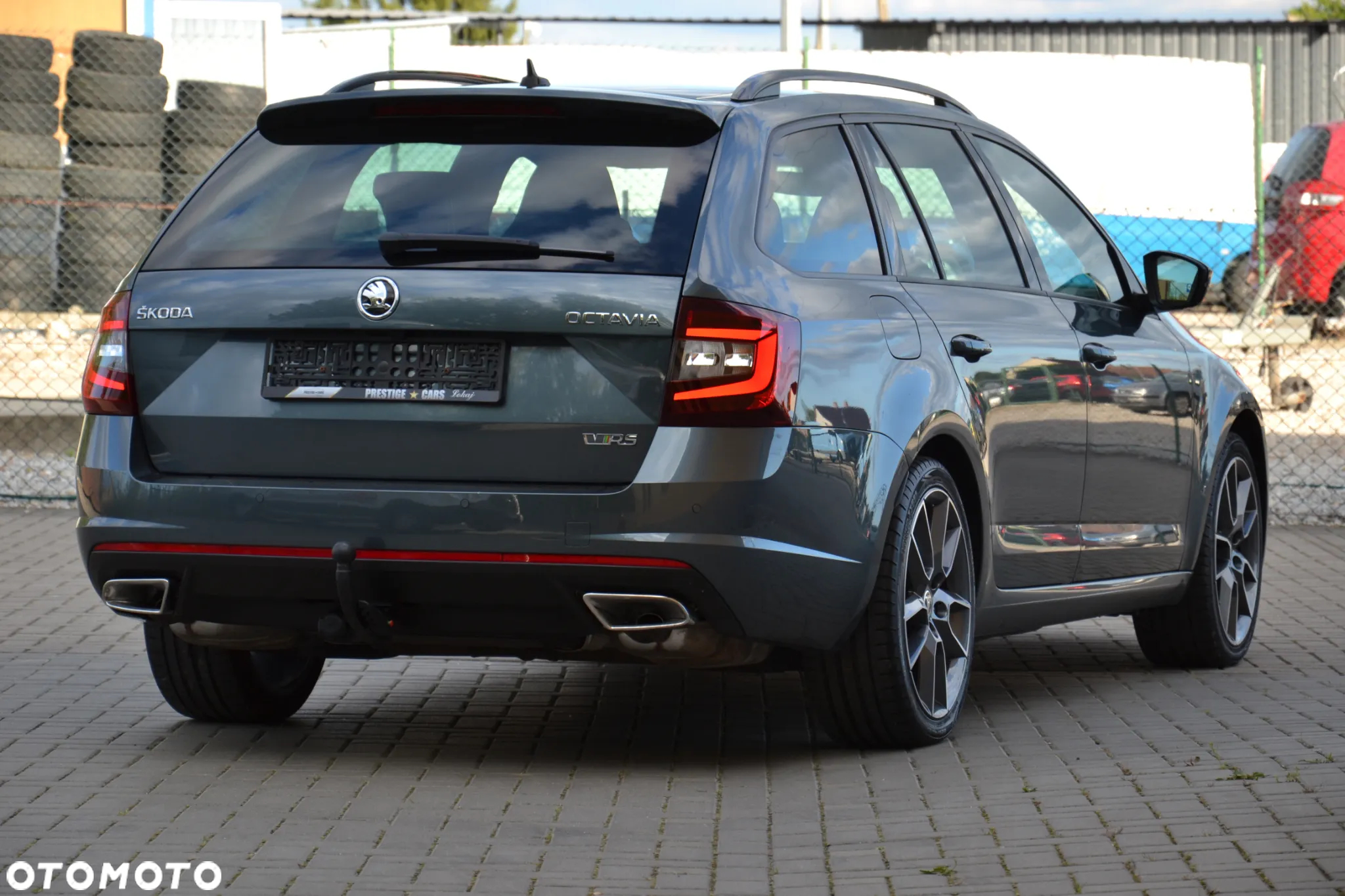 Skoda Octavia Combi 2.0 TSI DSG RS - 13