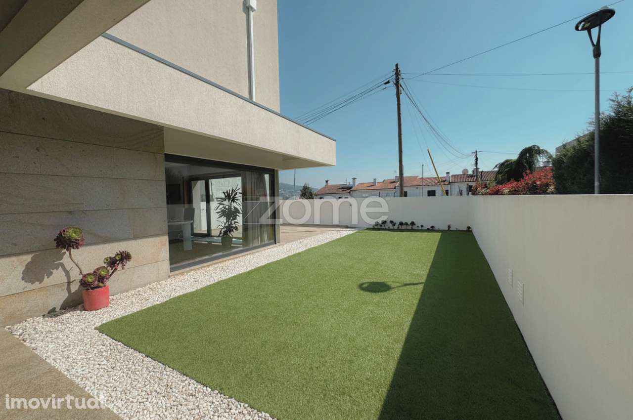 Moradia T4 com Vista Panorâmica em Azurém, Guimarães - Grande imagem: 2/28