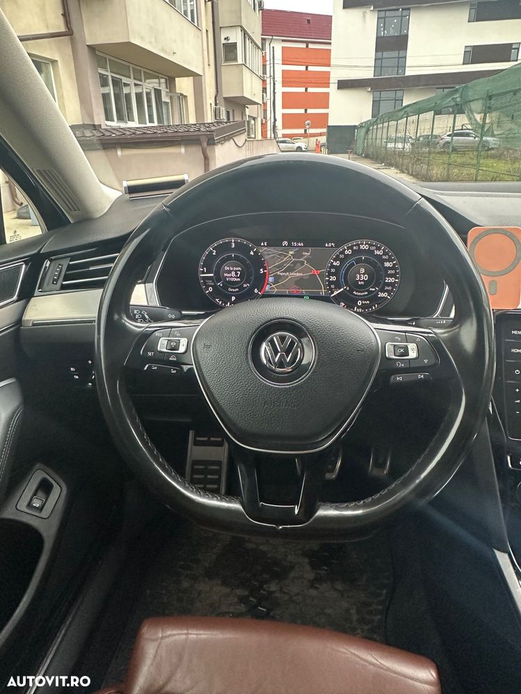 Volkswagen Passat 2.0 TDI DSG Highline - 12