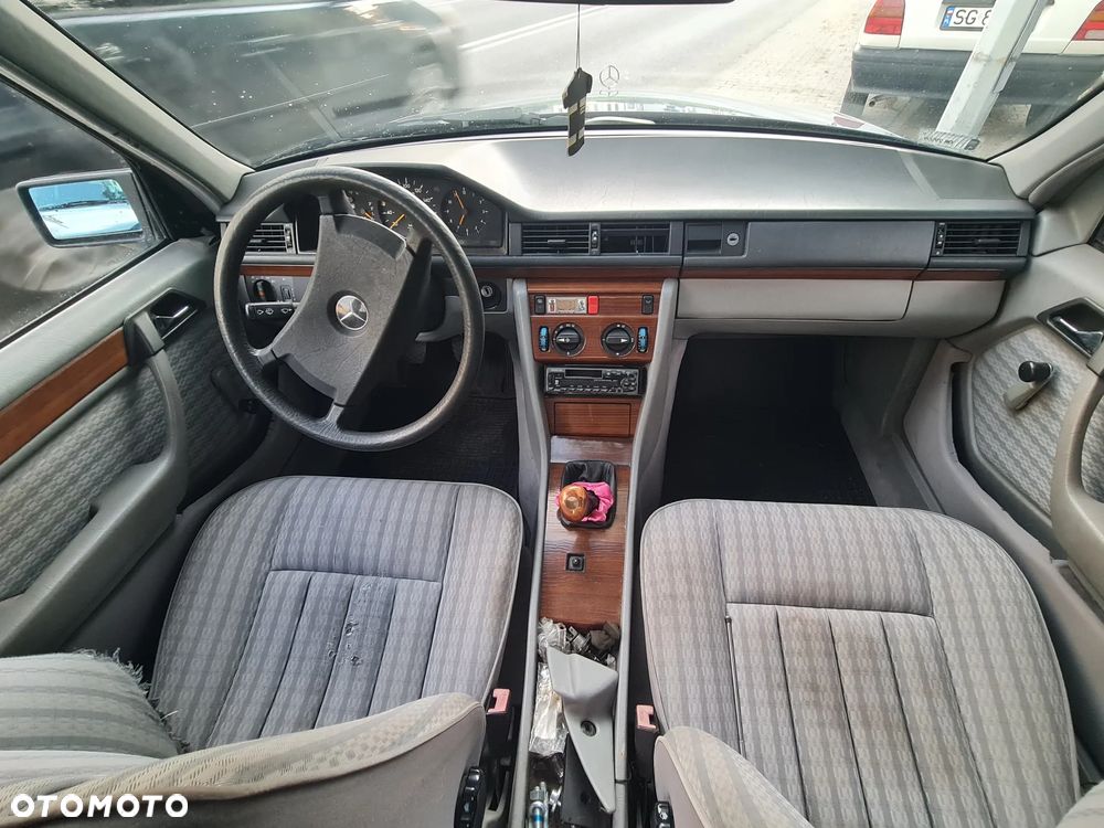 Mercedes-Benz W124 (1984-1993) - 13