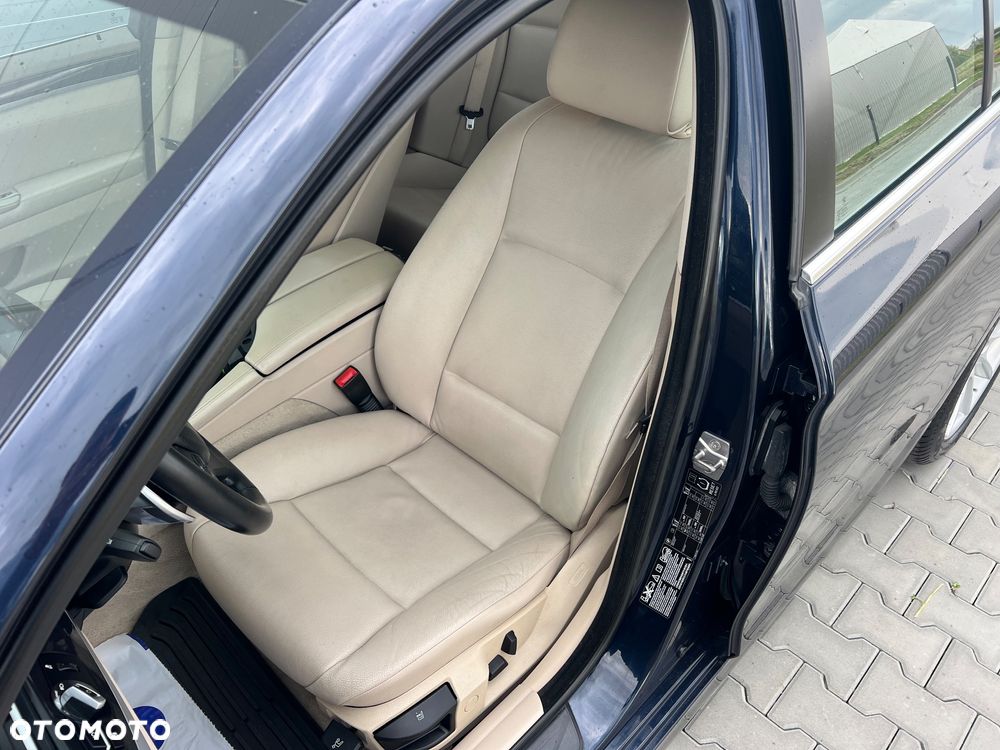 BMW Seria 5 530d xDrive Sport-Aut - 12
