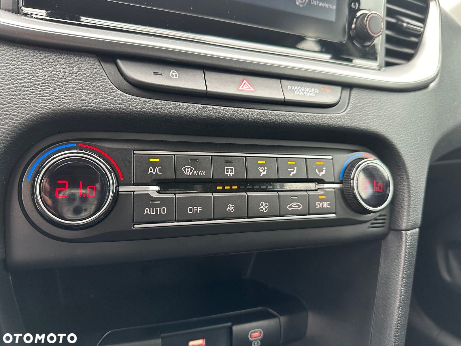 Kia Ceed - 25