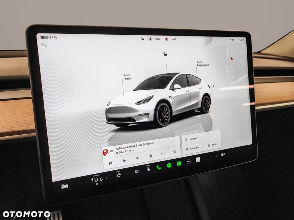 Tesla Model Y Performance Dual Motor AWD - 19