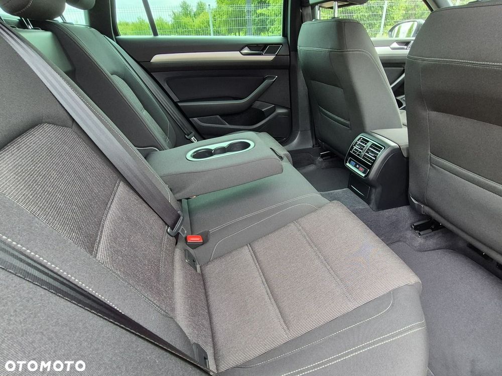 Volkswagen Passat - 6