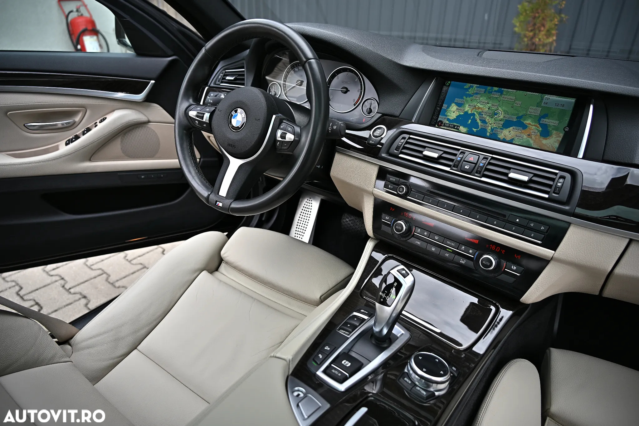 BMW Seria 5 525d xDrive Touring Sport-Aut. - 16