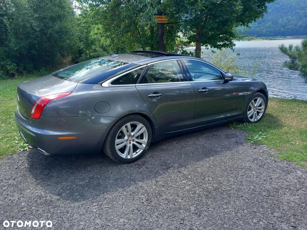 Jaguar XJ 3.0 D V6 LWB Premium Luxury - 9