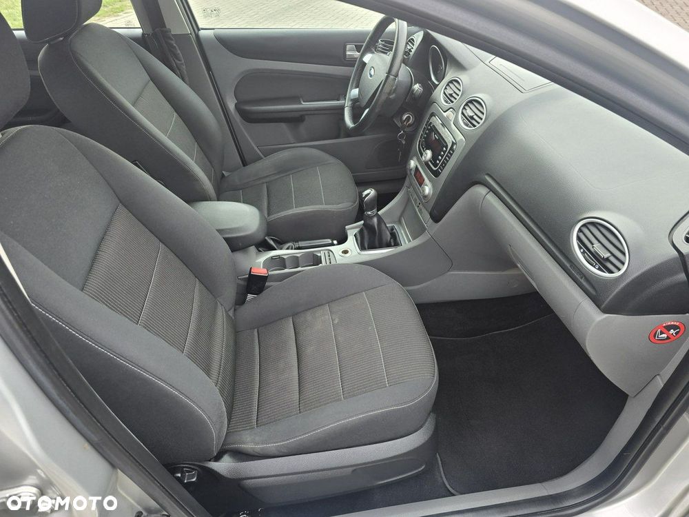 Ford Focus - 22