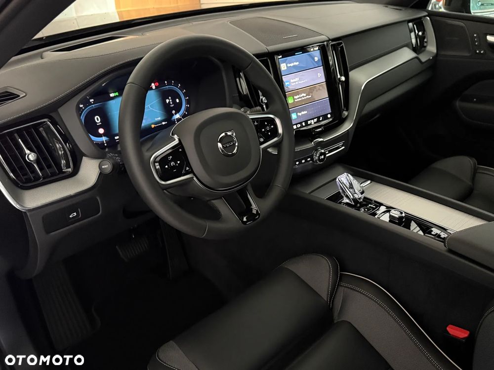 Volvo XC 60 B5 B AWD Plus Dark - 10