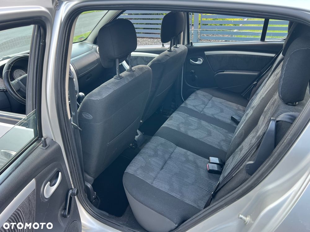 Dacia Sandero 1.4 MPI Ambiance - 14