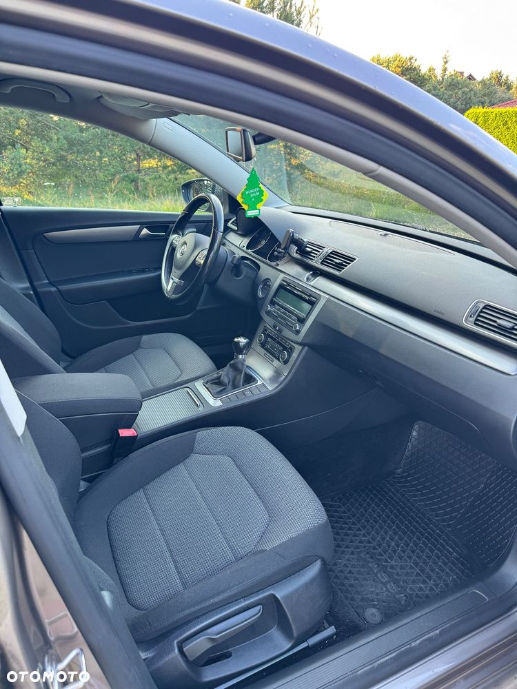 Volkswagen Passat 2.0 TDI BlueMotion Technology Comfortline - 5