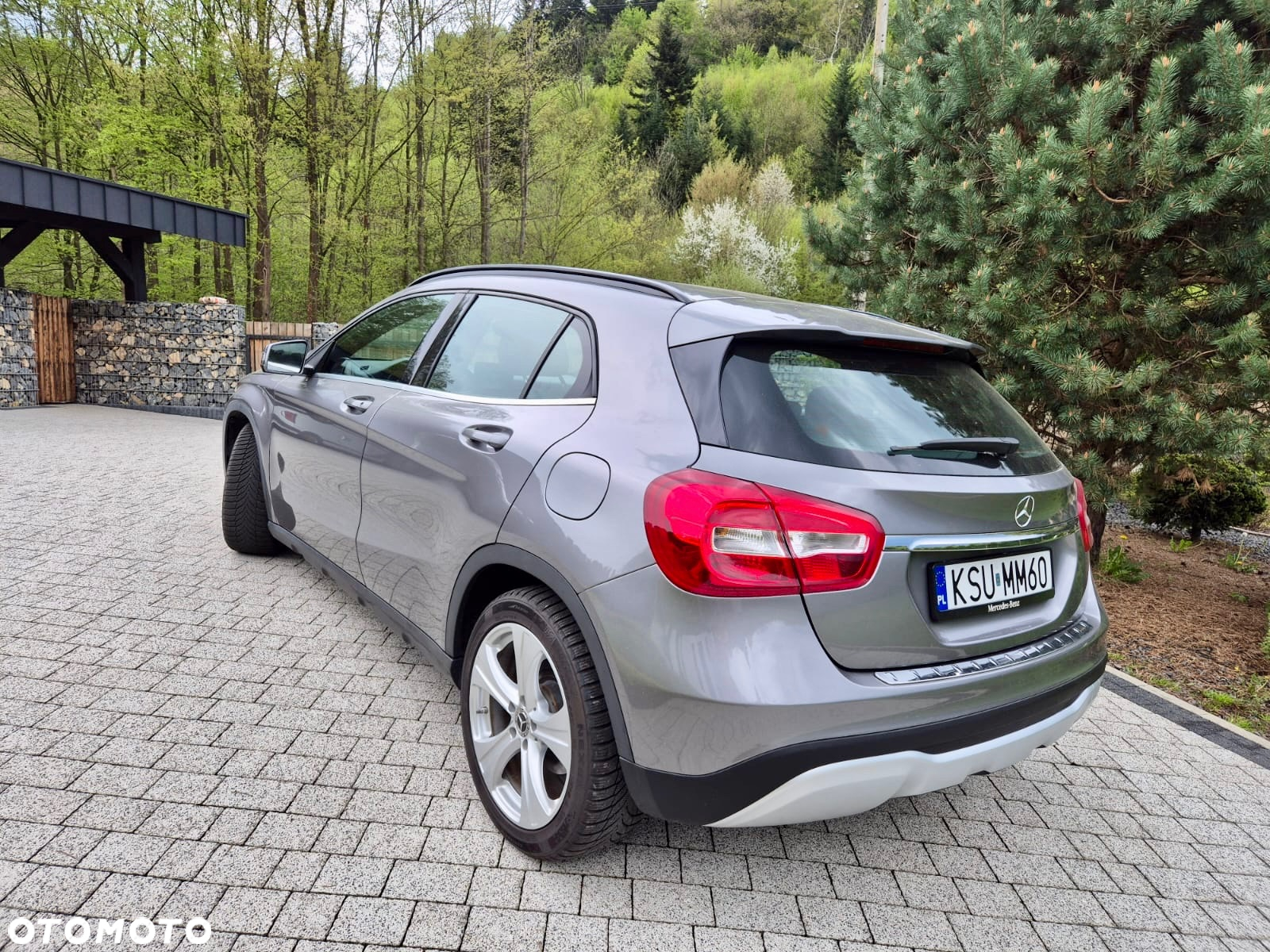 Mercedes-Benz GLA - 8