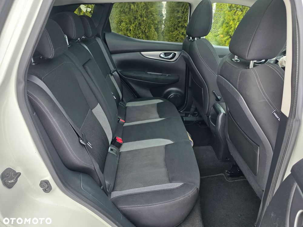 Nissan Qashqai 1.6 DCi Xtronic TEKNA - 8