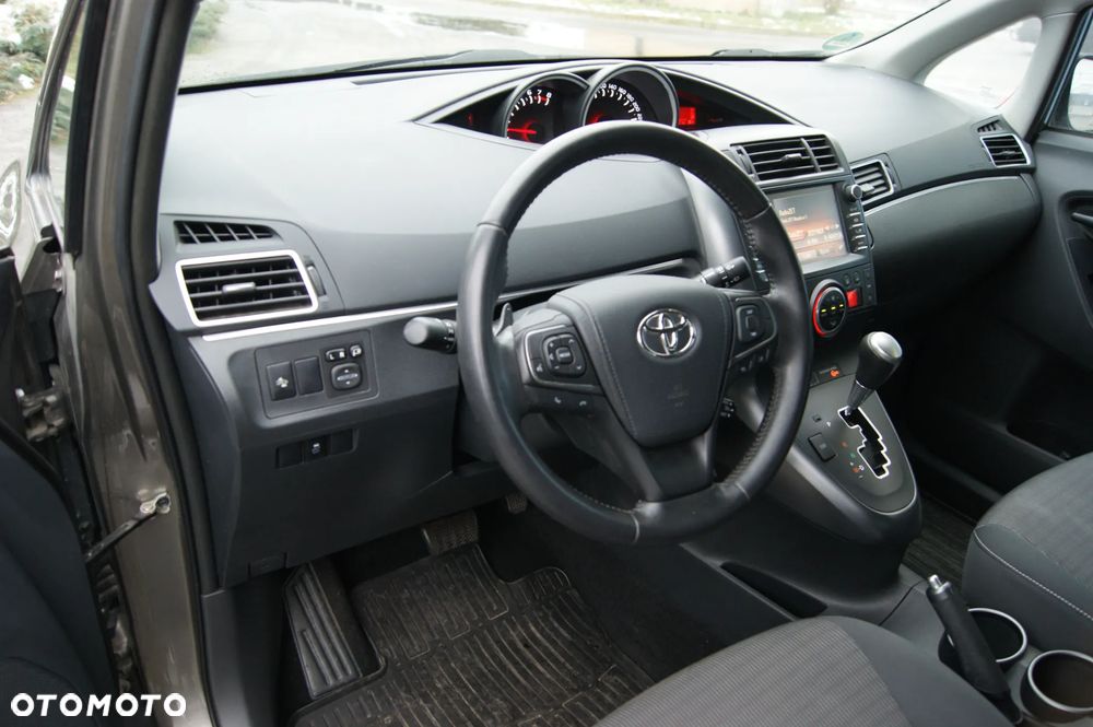 Toyota Verso 1.8 Multidrive Edition - 10