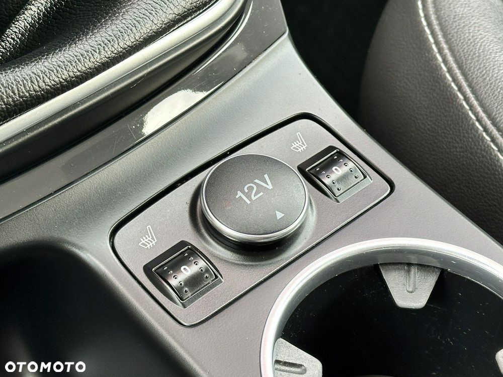 Ford Kuga 1.6 EcoBoost 2x4 Titanium - 26