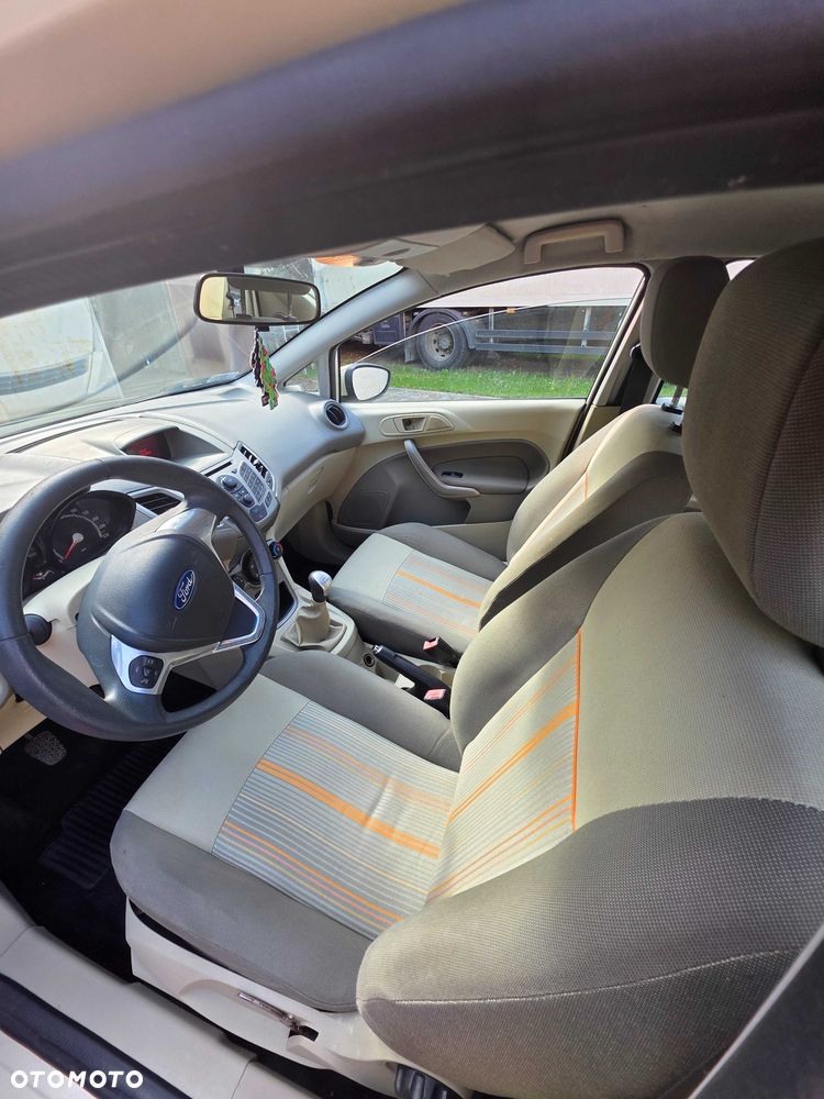 Ford Fiesta - 7
