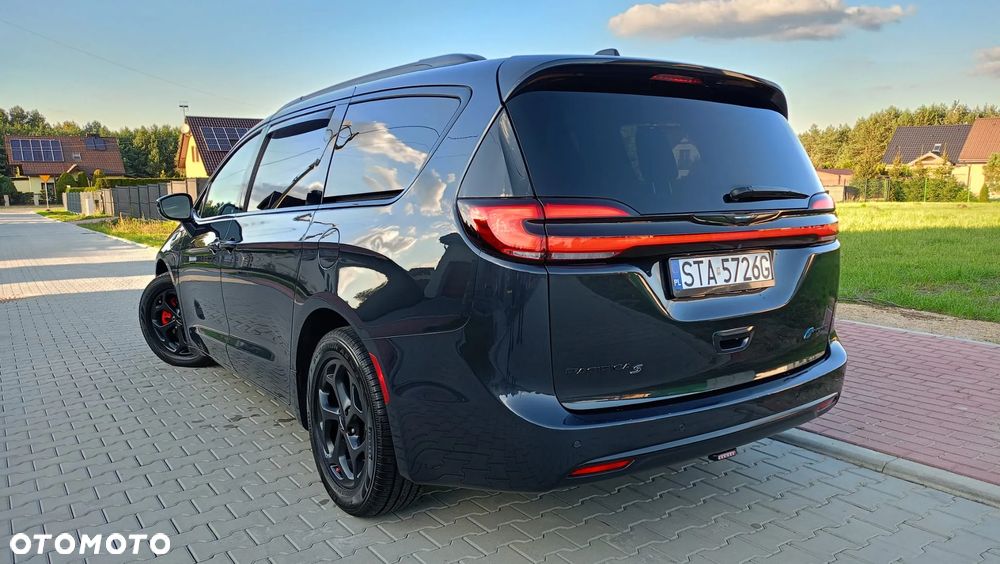 Chrysler Pacifica - 11