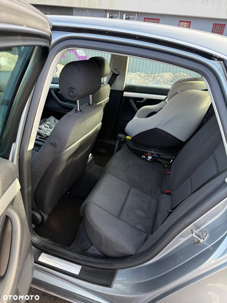 Audi A4 Limousine - 9