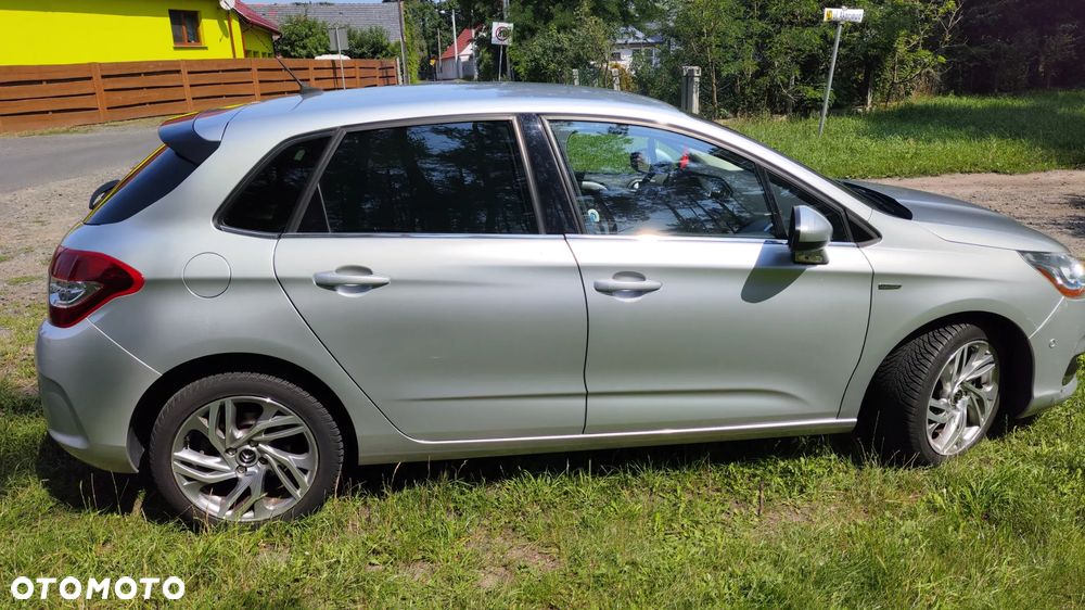 Citroën C4 e-HDi 115 Exclusive - 3