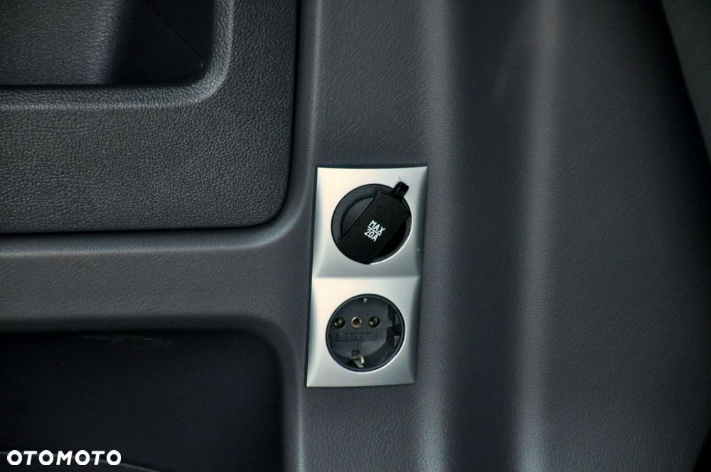 Volkswagen California - 36