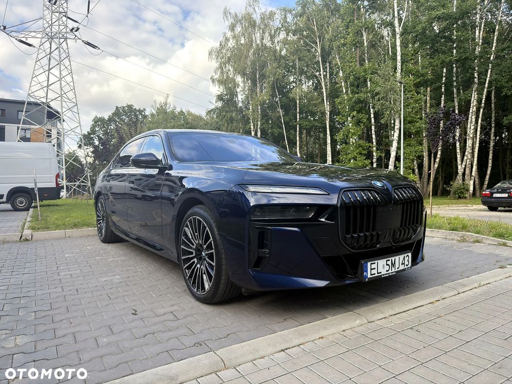 BMW Seria 7 2024 photo 2
