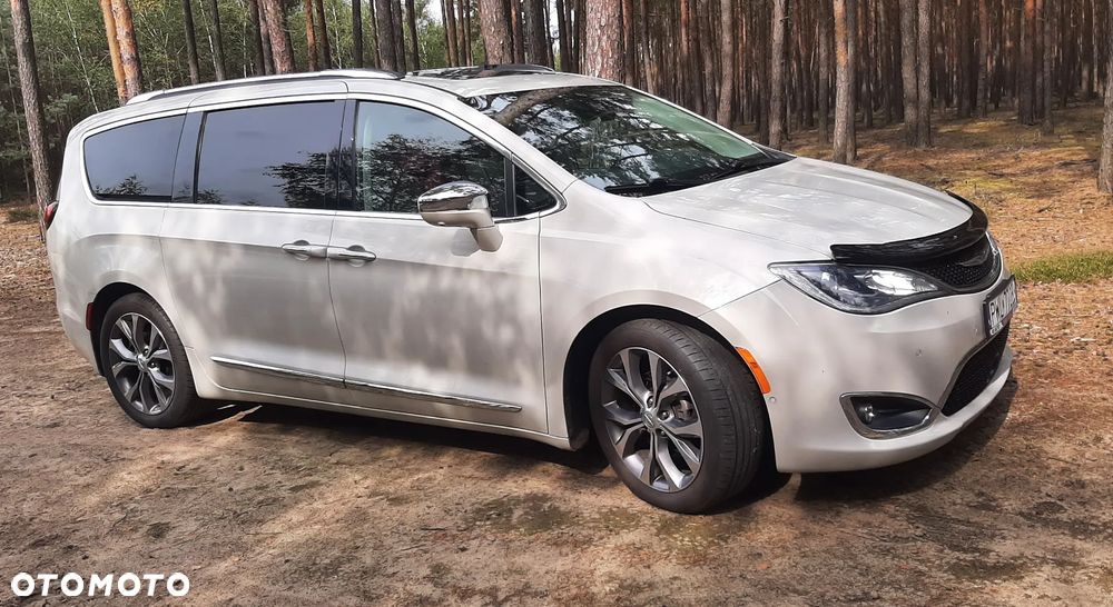Chrysler Pacifica - 5