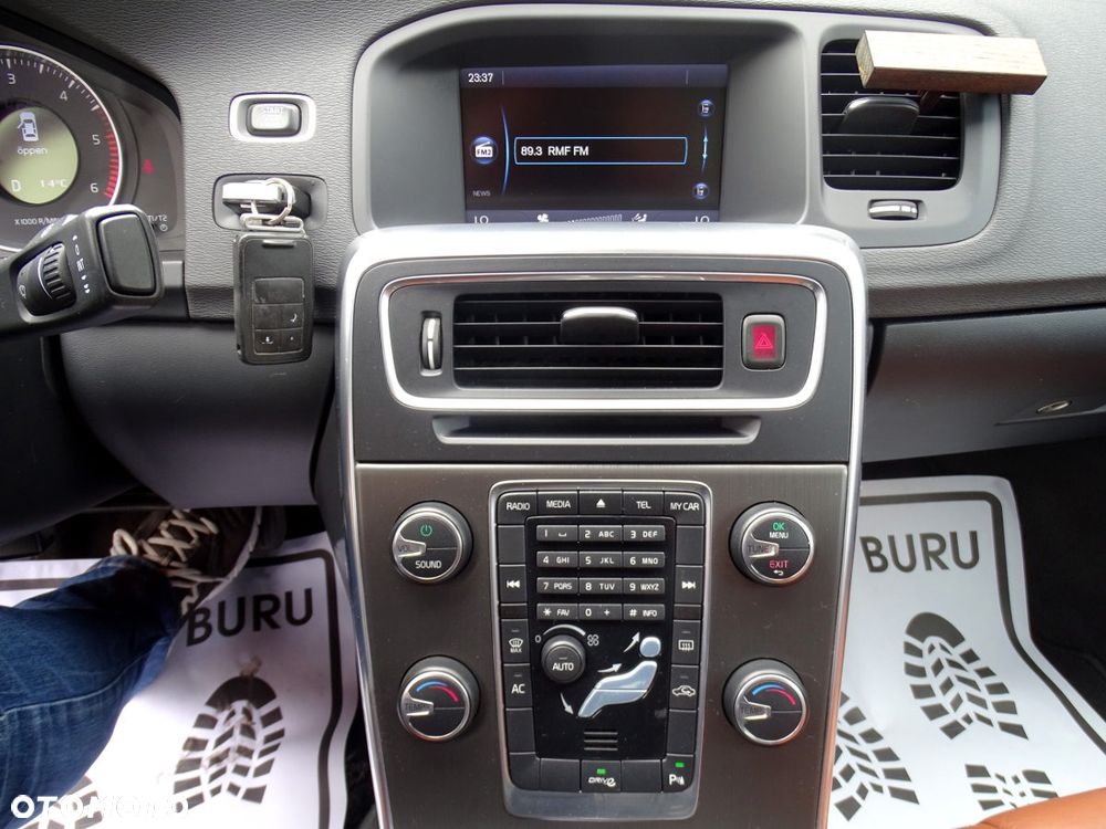 Volvo S60 D3 Geartronic RDesign - 17