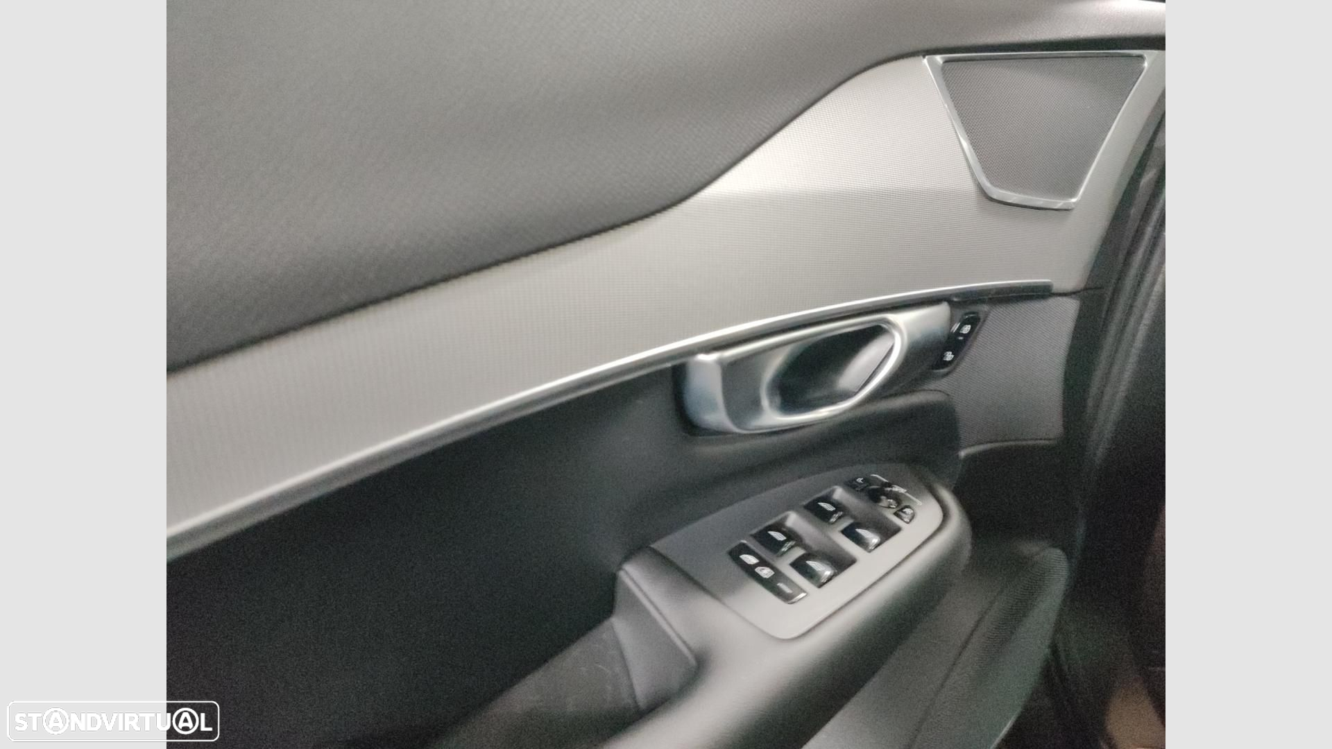 Volvo XC 90 2.0 T8 PHEV Core AWD - 11
