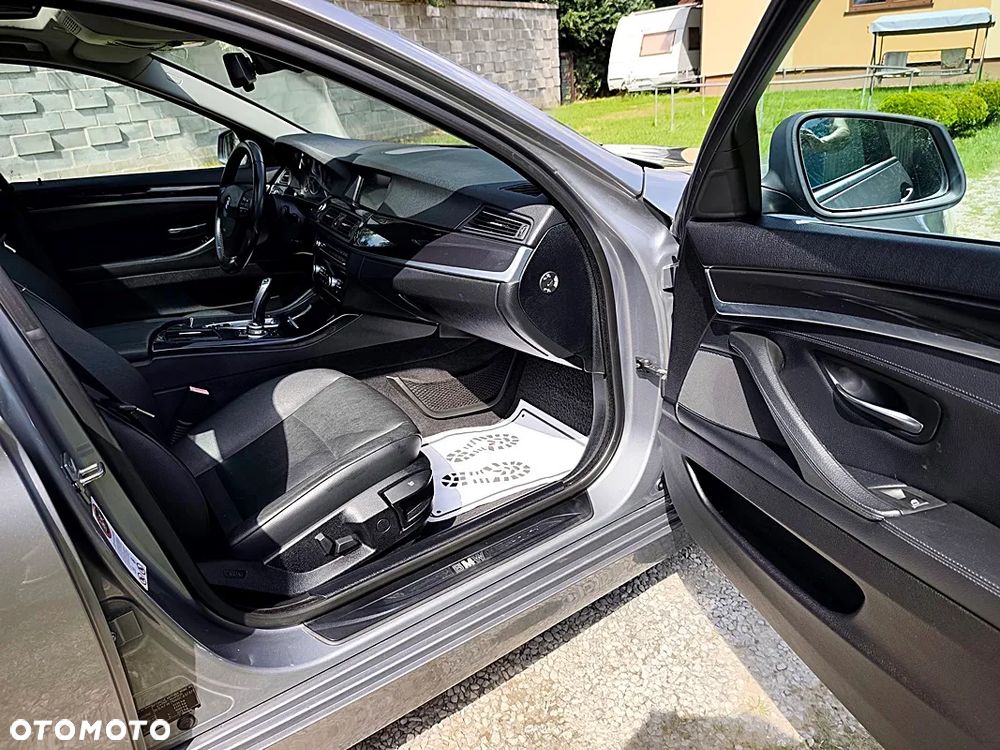 BMW Seria 5 520d - 23