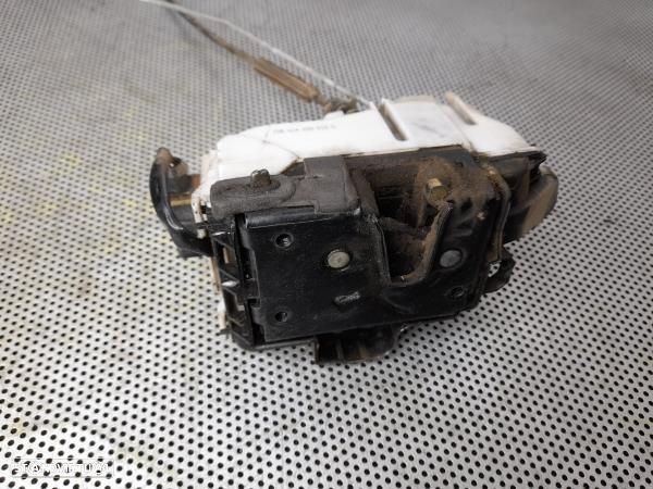 Fecho Porta Tras Dto Seat Cordoba (6K2) - 2