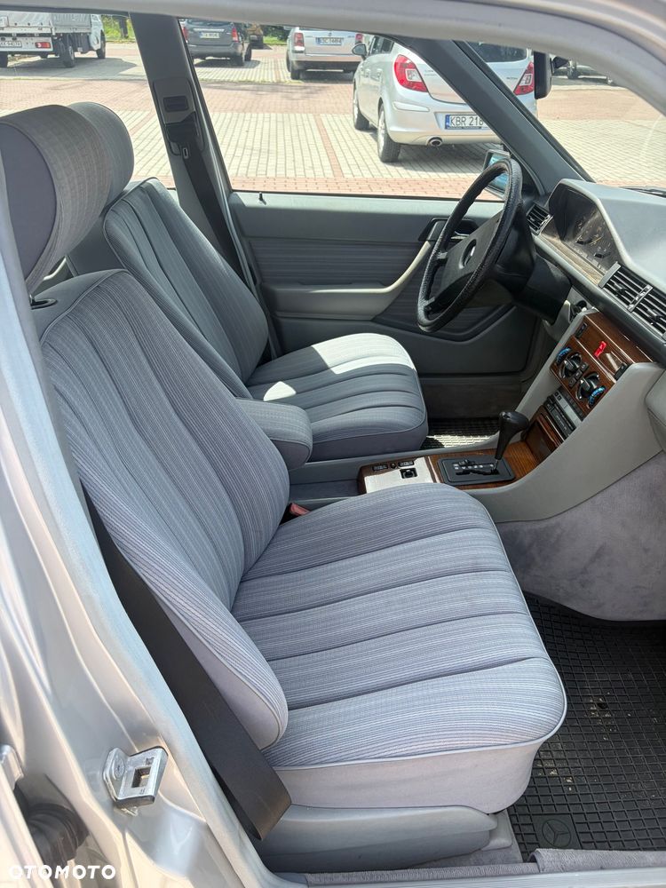 Mercedes-Benz W124 (1984-1993) - 25