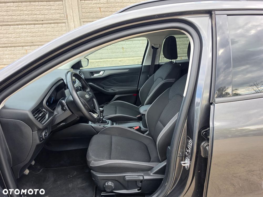 Ford Focus SW 1.0 EcoBoost S&S COOL&CONNECT - 9