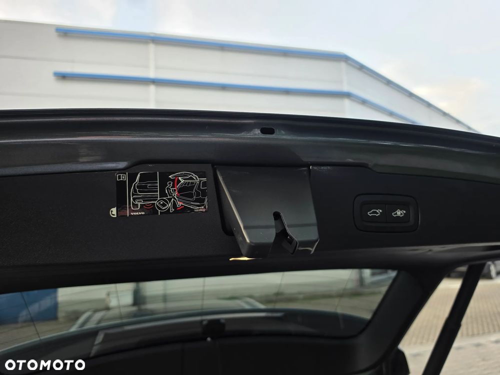 Volvo V60 D4 Momentum - 12