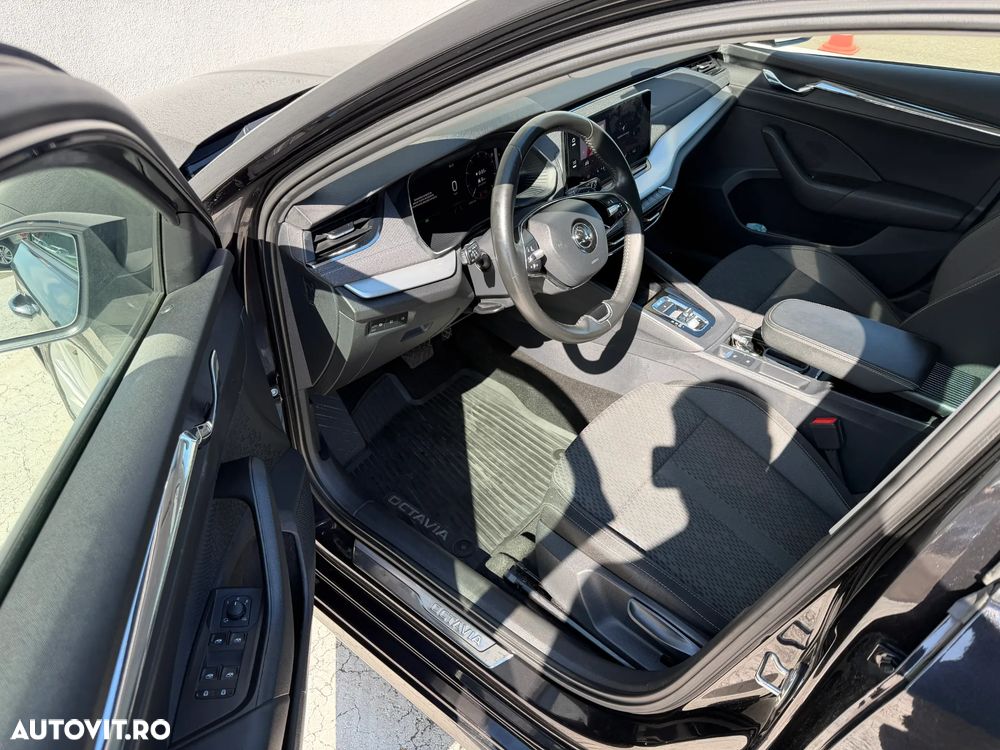 Skoda Octavia 2.0 TDI DSG 4X4 Style - 11