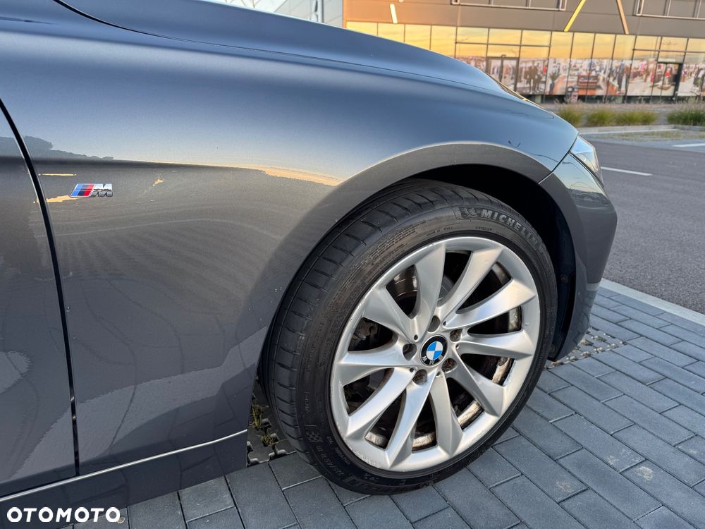 BMW Seria 3 320i - 24