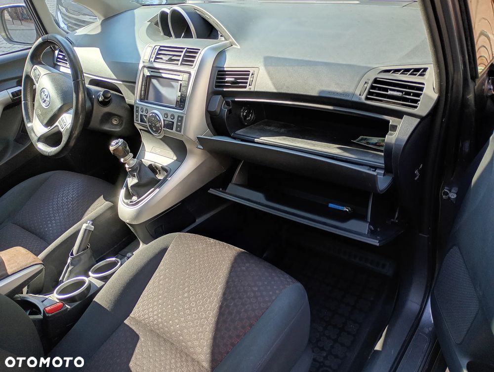 Toyota Verso - 24