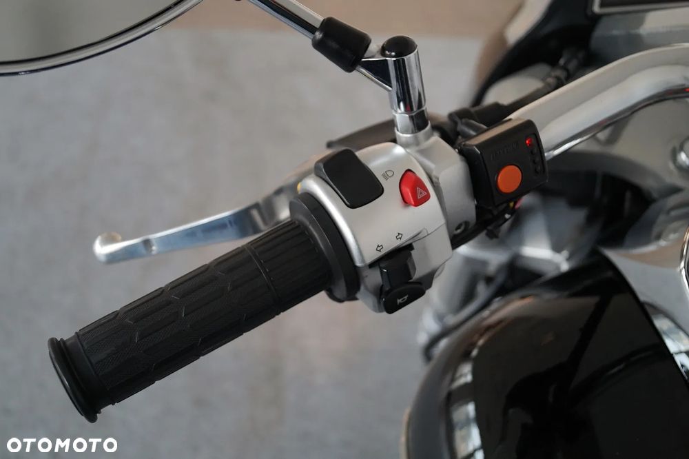 Suzuki Intruder - 19