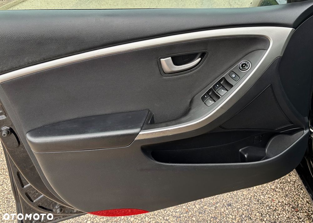 Hyundai i30 1.6 CRDi Automatik Style - 16
