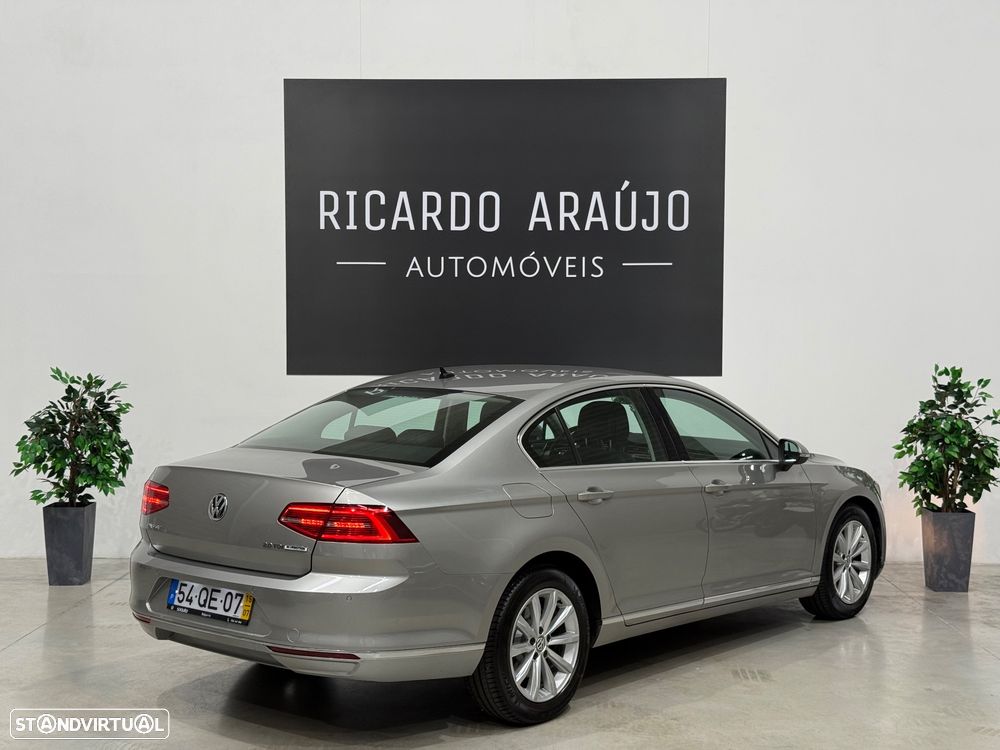 VW Passat 2.0 TDI Highline - 4
