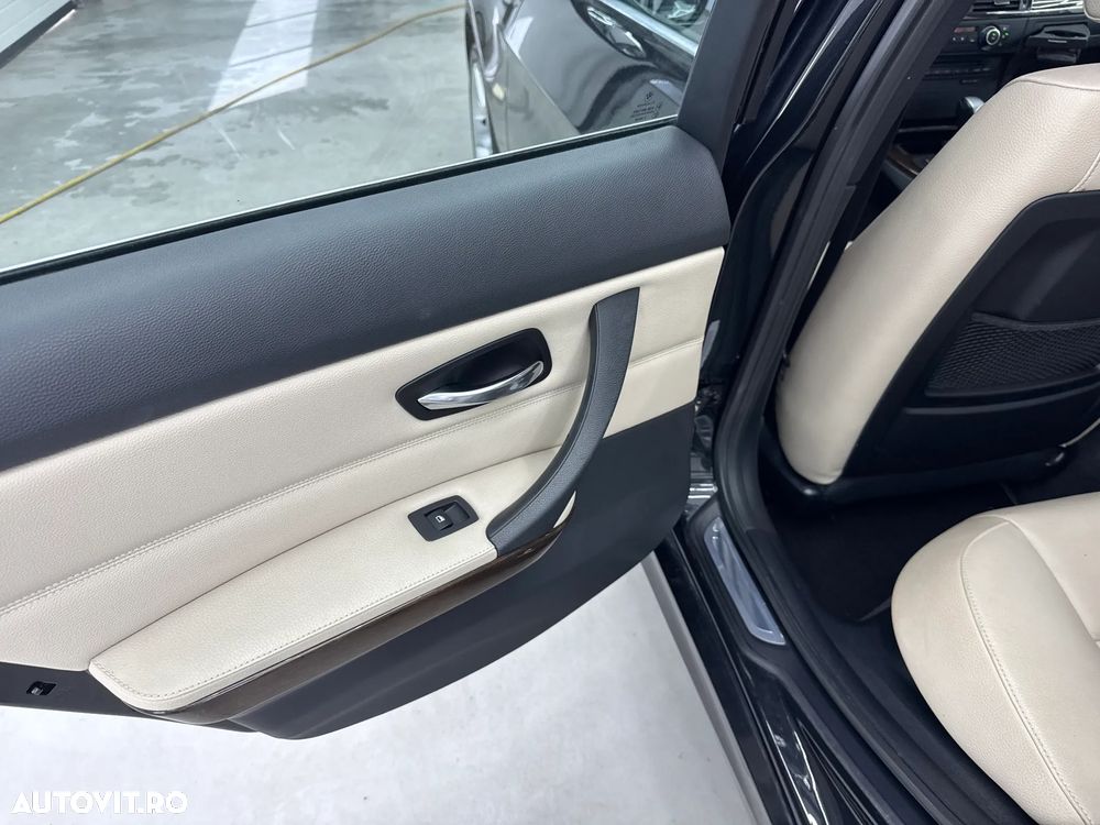 BMW Seria 3 320d DPF Aut. Edition Exclusive - 24