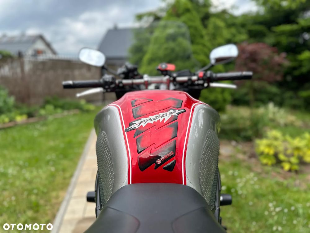 Yamaha FZ - 11