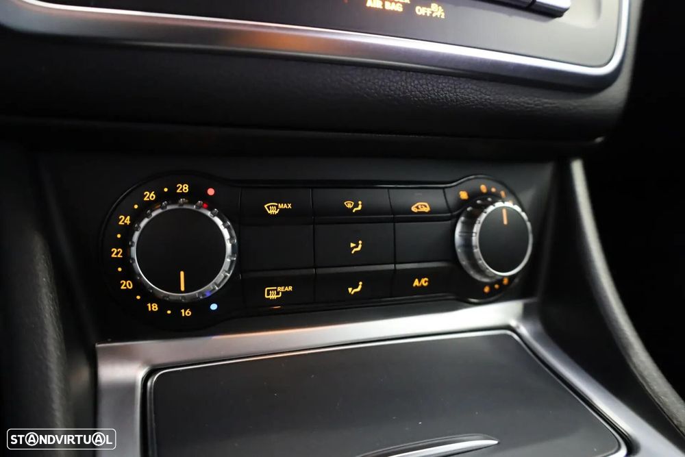 Mercedes-Benz CLA 200 d Shooting Brake AMG Line Aut. - 32
