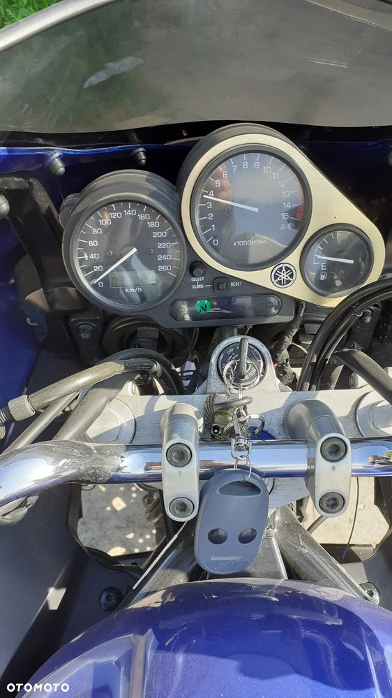 Yamaha FZS - 3