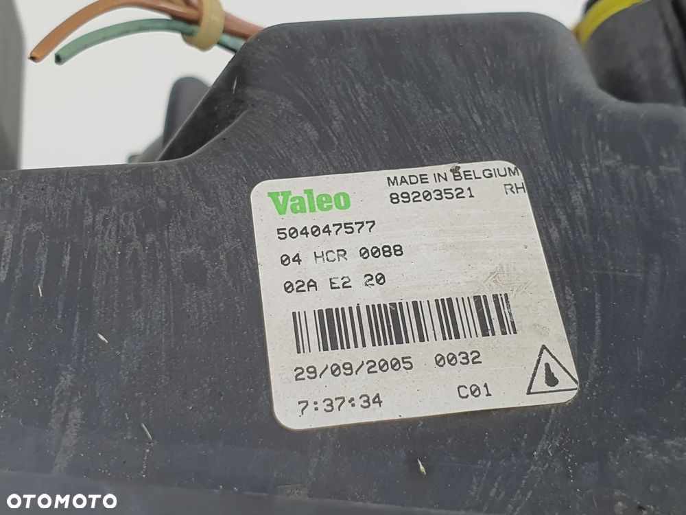 LAMPA PRAWA REFLEKTOR KIERUNKOWSKAZ  IVECO EUROCARGO - 7