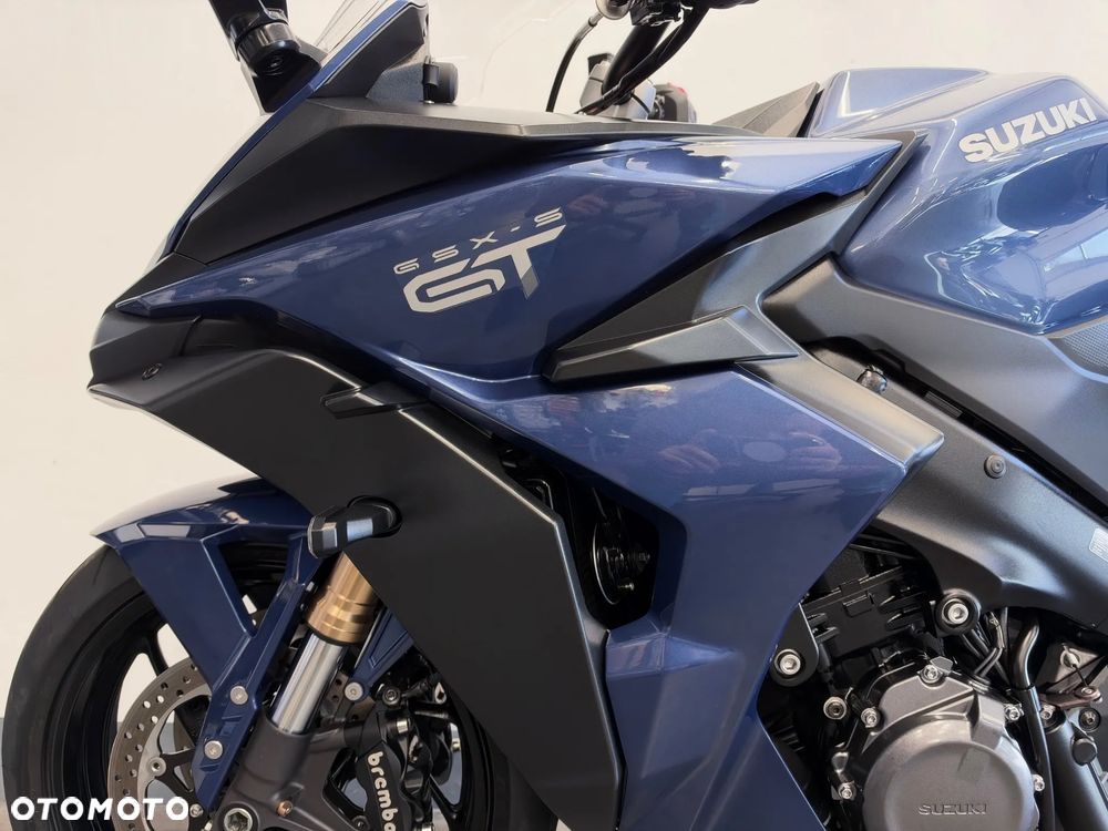 Suzuki GSX - 22
