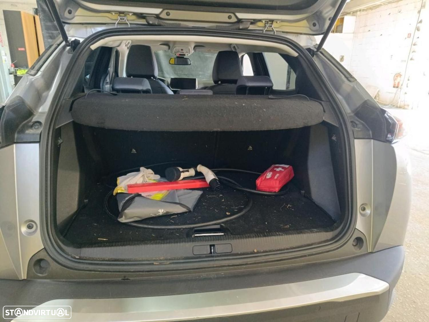 Peugeot e-2008 50 kWh Allure Pack - 13